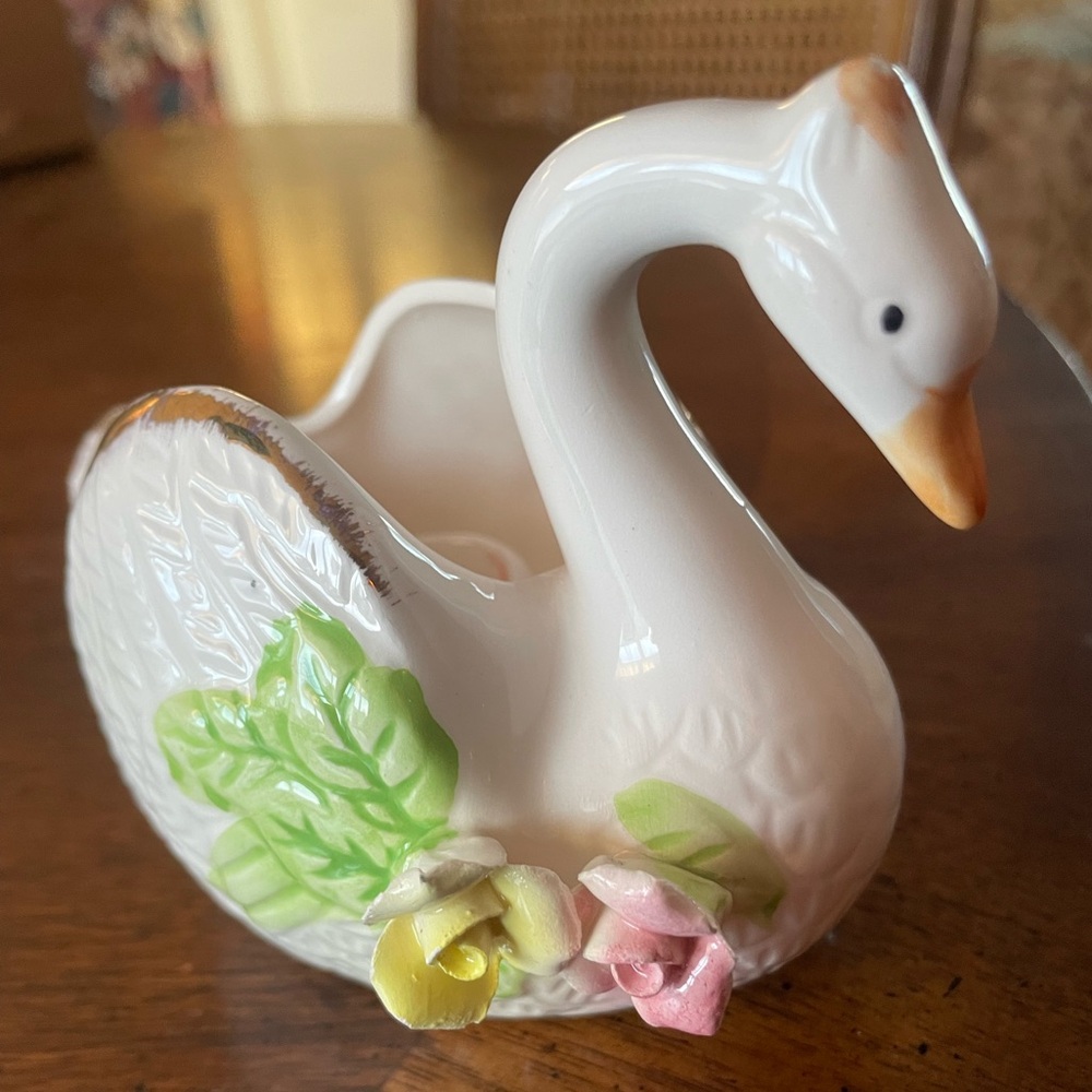 Elegant White Swan Ceramic candle holder